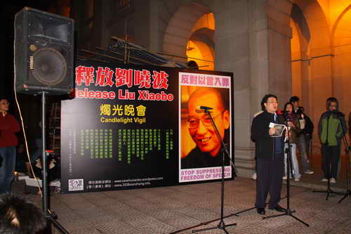 13日将在立法会上提出要求释放刘晓波的动议的民主派议员李华明