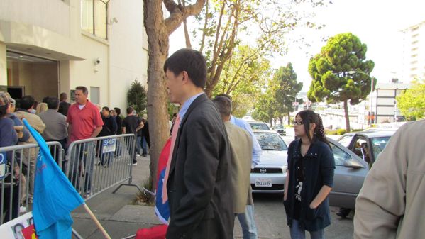 井蛙：旧金山中领馆前庆祝刘晓波荣获2010年度诺贝尔和平奖7