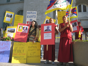 南加州“西藏之友”促国际社会关注藏人自焚事件（记者萧融摄）
