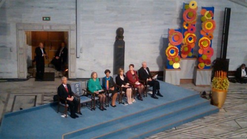 2010年诺贝尔和平奖颁奖典礼现场，主席台上的空椅子是留给刘晓波的（美国之音王楠拍摄）