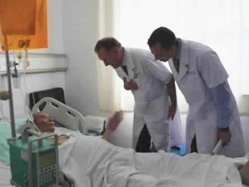消息指，刘晓波在会诊期间意识清醒，重申希望出国治疗。（中国医科大学附属第一医院网站）