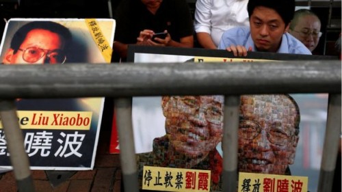 香港民众参与要求释放刘晓波的集会 REUTERS